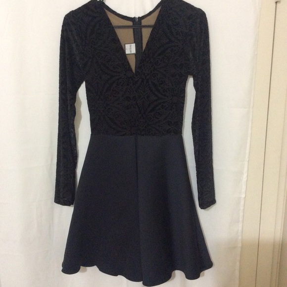 Muehleder NYC Dresses & Skirts - MUEHLEDER Haley Petal Dress Size S